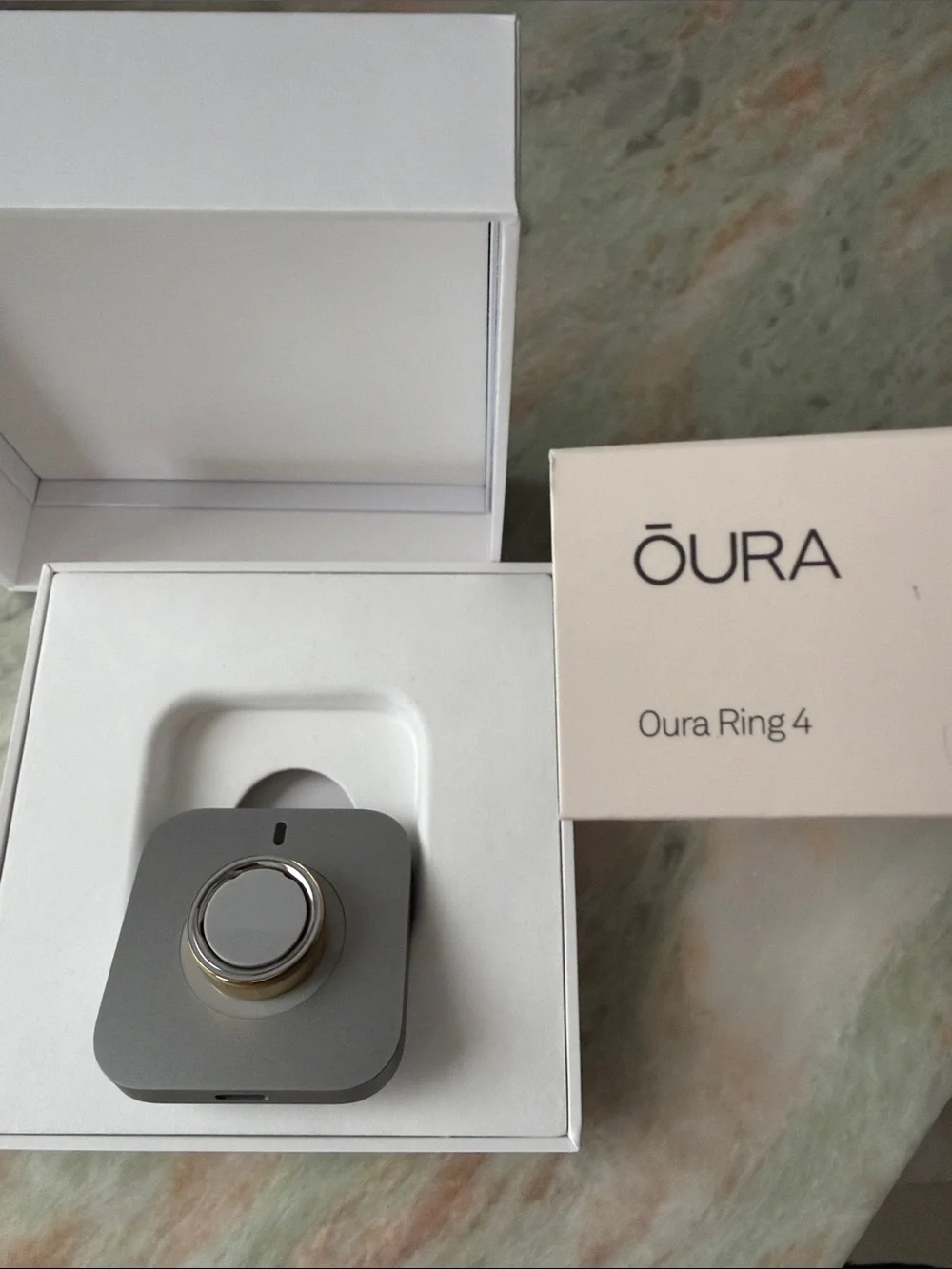 New Oura Ring 4 Charger and Box - Gold